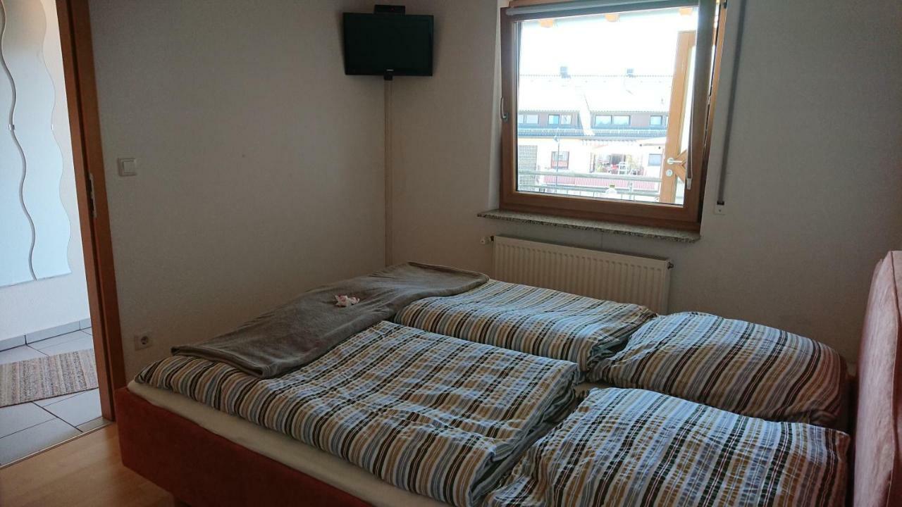 Gasthaus Zum Loewen Seckach Esterno foto