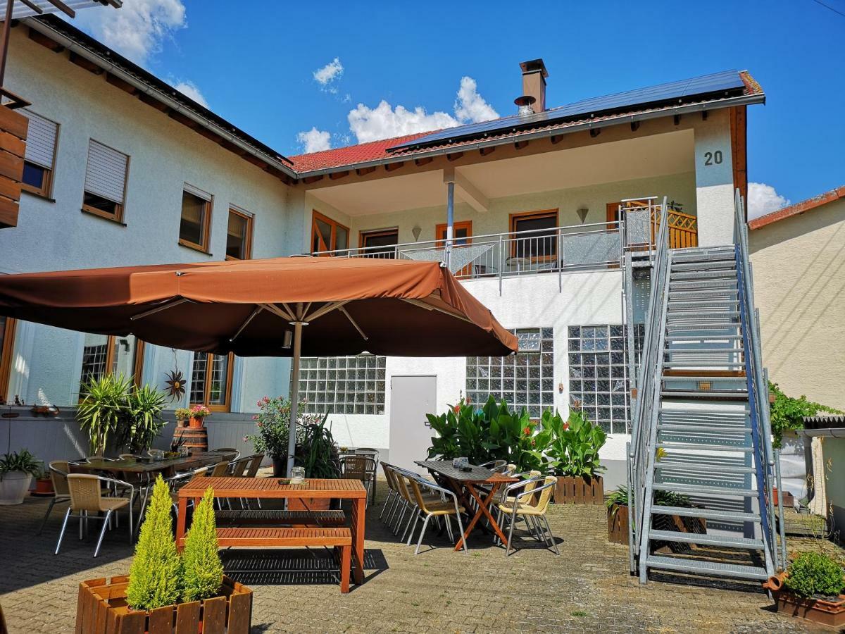 Gasthaus Zum Loewen Seckach Esterno foto